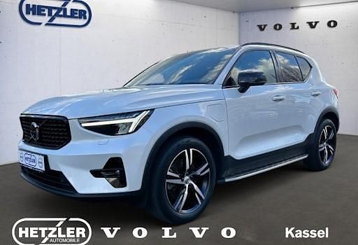 Gebraucht Volvo XC40 Plus 261 PS (191 kW) 2022 Crystal white / metallic SUV