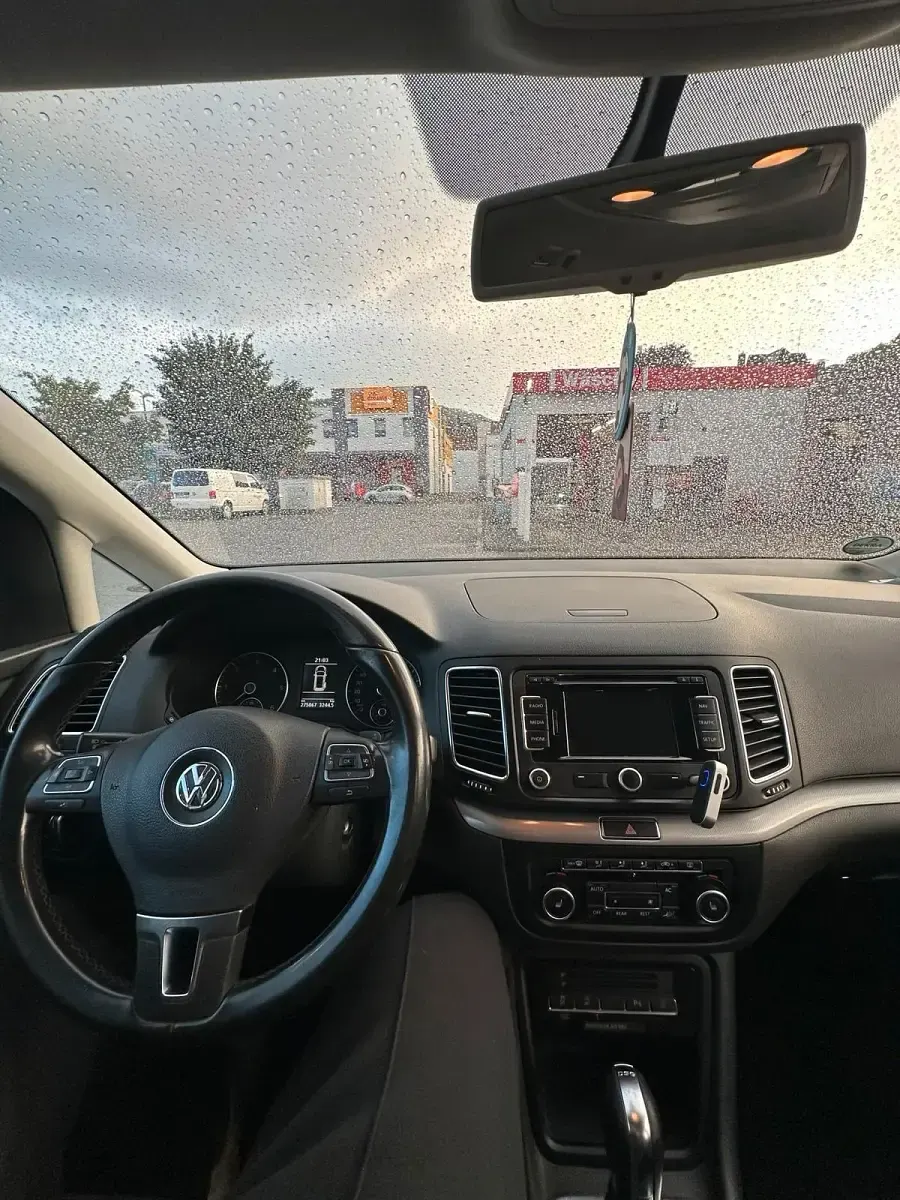 Gebraucht VW Sharan 140 PS (102 kW) 2012 Schwarz Van / Kleinbus