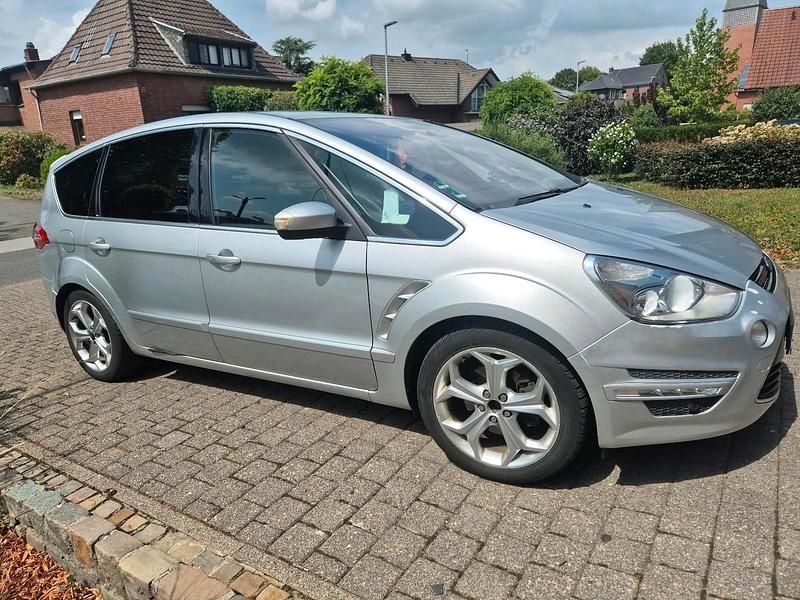 Silber Gebraucht 2012 Ford S-MAX Titanium Van / Kleinbus | 5.000 € (Fairer Preis) - Bild 1/4