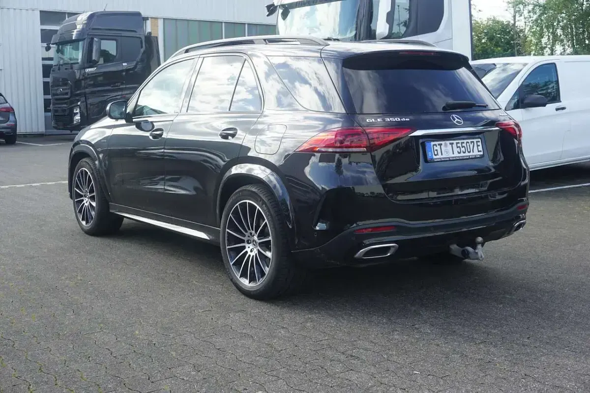 Gebraucht Mercedes GLE350 AMG 194 PS (142 kW) 2021 Schwarz metallic SUV