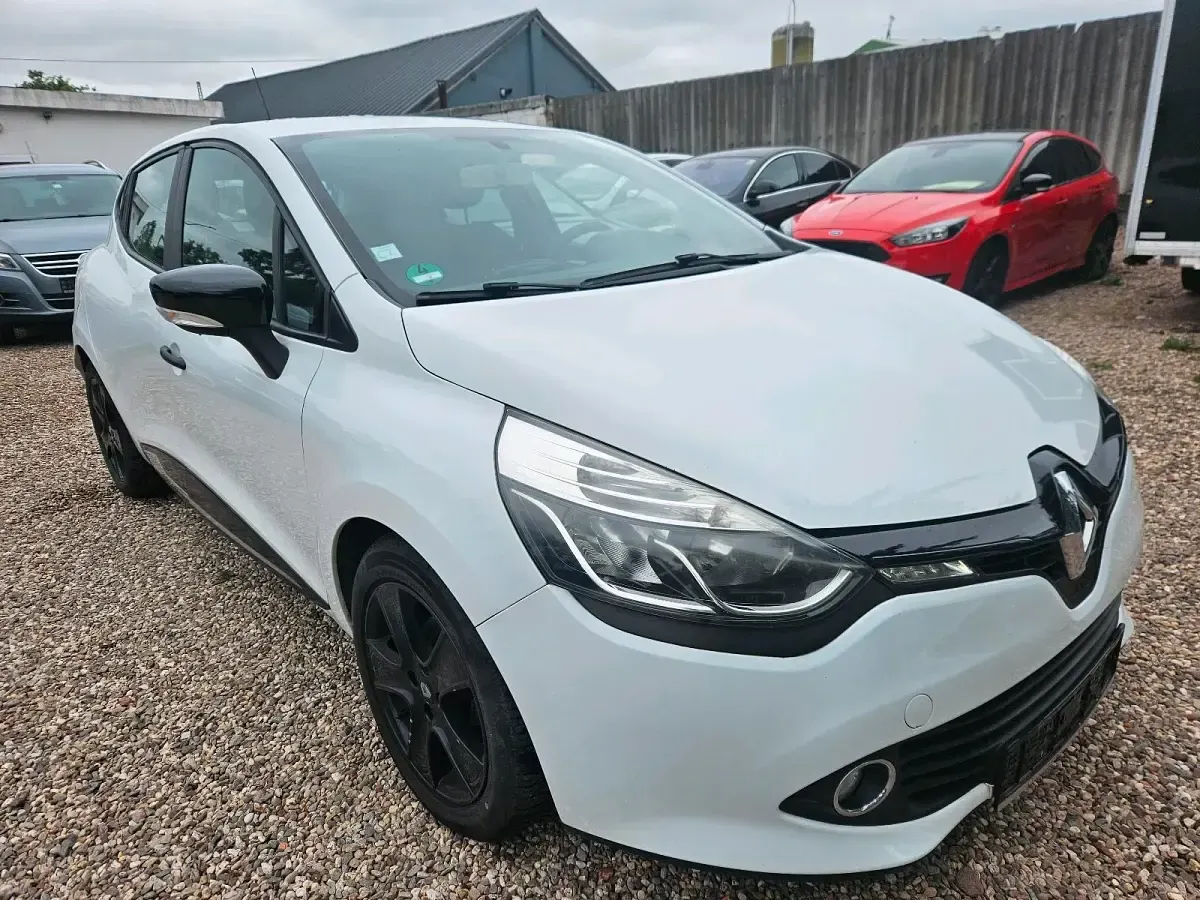 Gebraucht Renault Clio IV 90 PS (66 kW) 2014 Weiß Limousine
