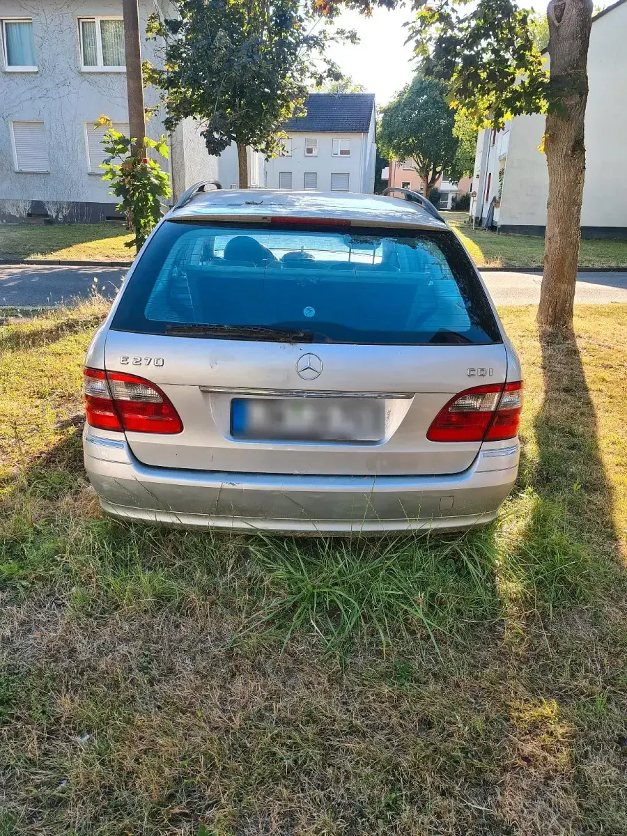 Gebraucht Mercedes E270 177 PS (130 kW) 2004 Silber Limousine
