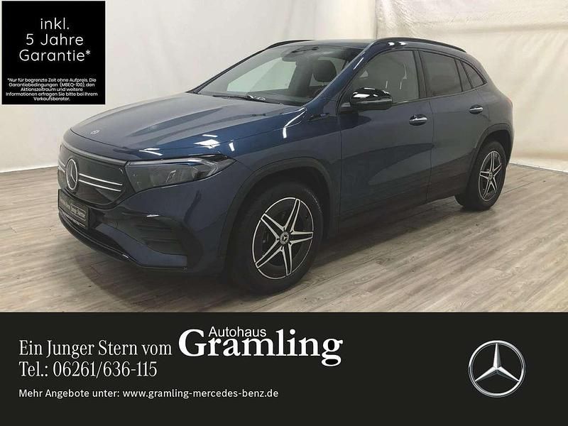 Denimblau (metallic) Gebraucht 2021 Mercedes EQA250 AMG SUV | 32.748 € (Fairer Preis) - Bild 1/4