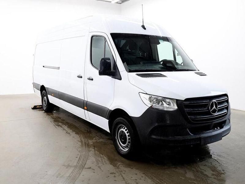 Gebraucht Mercedes Sprinter 125 PS (91 kW) 2024 Andere Van