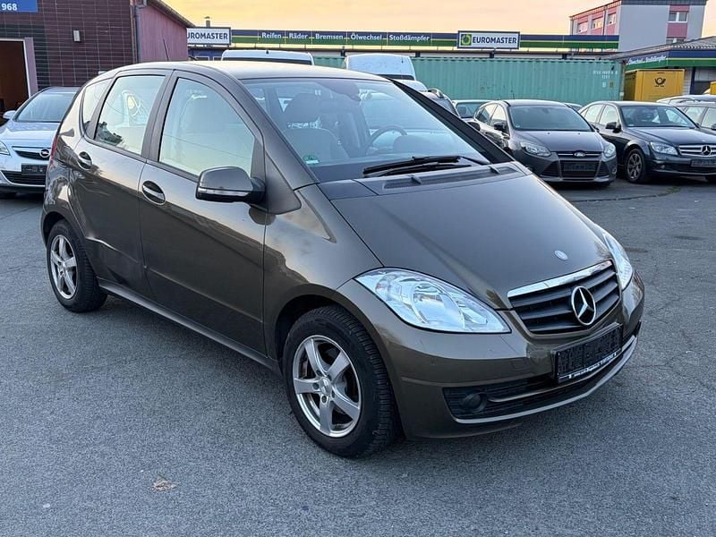 Gebraucht Mercedes A180 116 PS (85 kW) 2010 Braun Limousine