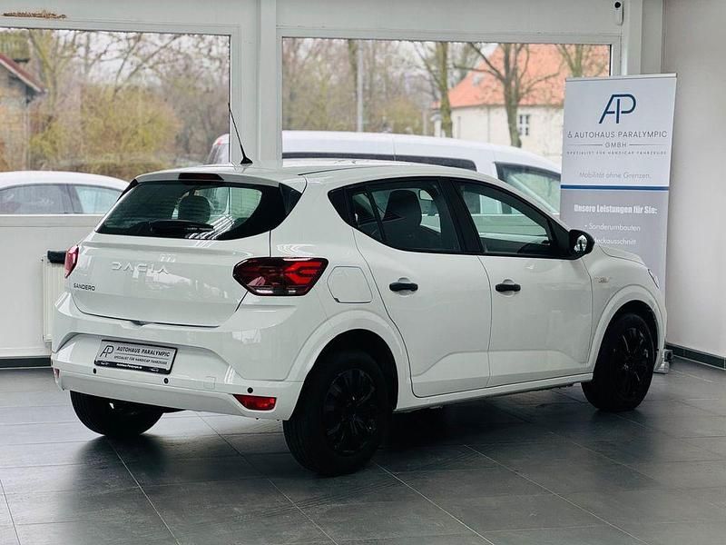 Gebraucht Dacia Sandero 91 PS (66 kW) 2023 Weiß Limousine