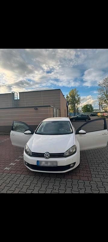 Gebraucht VW Golf VI 122 PS (89 kW) 2009 Weiß Kleinwagen