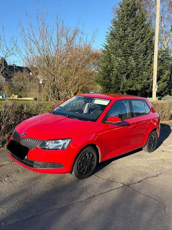 Gebraucht Skoda Fabia Active 60 PS (44 kW) 2015 Rot Kleinwagen