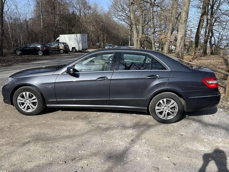 Gebraucht Mercedes E350 Elegance 292 PS (214 kW) 2009 Grau Limousine