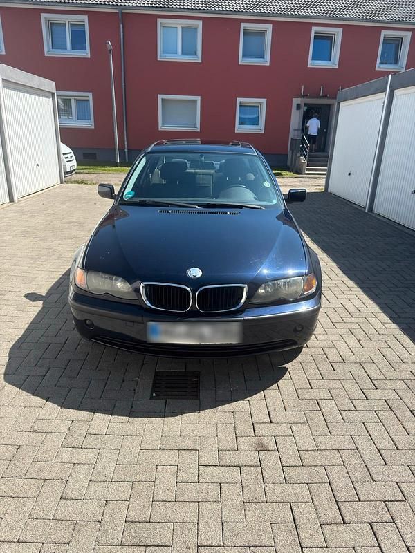 Blau Gebraucht 2003 BMW 316 Limousine | 2.200 € (Fairer Preis) - Bild 1/4