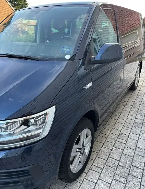 Gebraucht VW Multivan Comfortline 204 PS (150 kW) 2018 Blau Van / Kleinbus