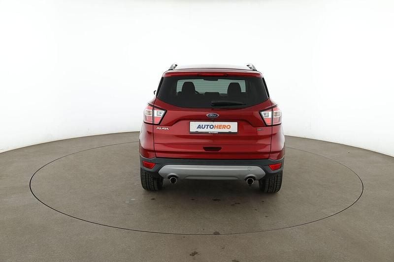 Gebraucht Ford Kuga Titanium 180 PS (132 kW) 2019 Rot SUV
