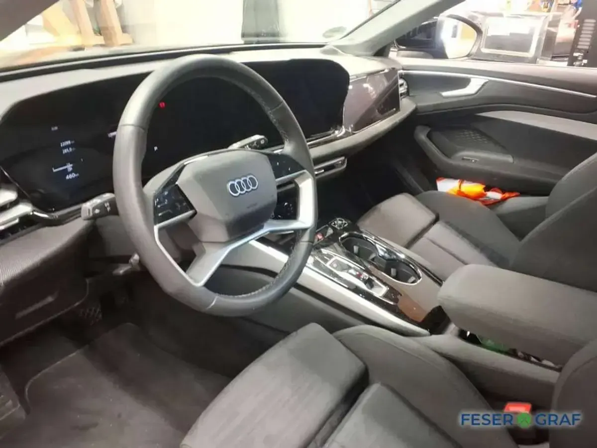 Gebraucht Audi A6 Sport 204 PS (150 kW) 2025 Mythosschwarz metallic Kombi