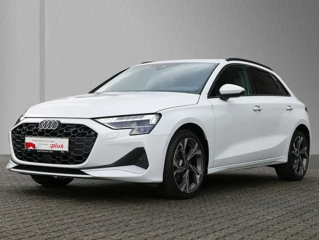Gebraucht Audi A3 Advanced 150 PS (110 kW) 2025 Gletscherweiß metallic Limousine
