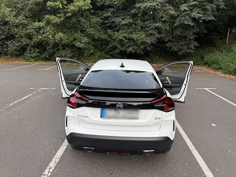 Weiß Gebraucht 2023 Citroën C4 Limousine | 17.500 € (Superpreis) - Bild 1/4