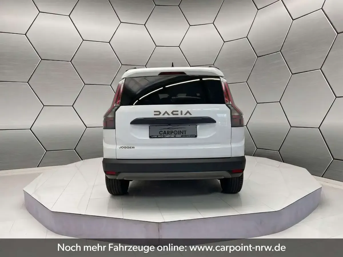 Neu Dacia Jogger Extreme 122 PS (89 kW) 2026 Grau Van / Kleinbus