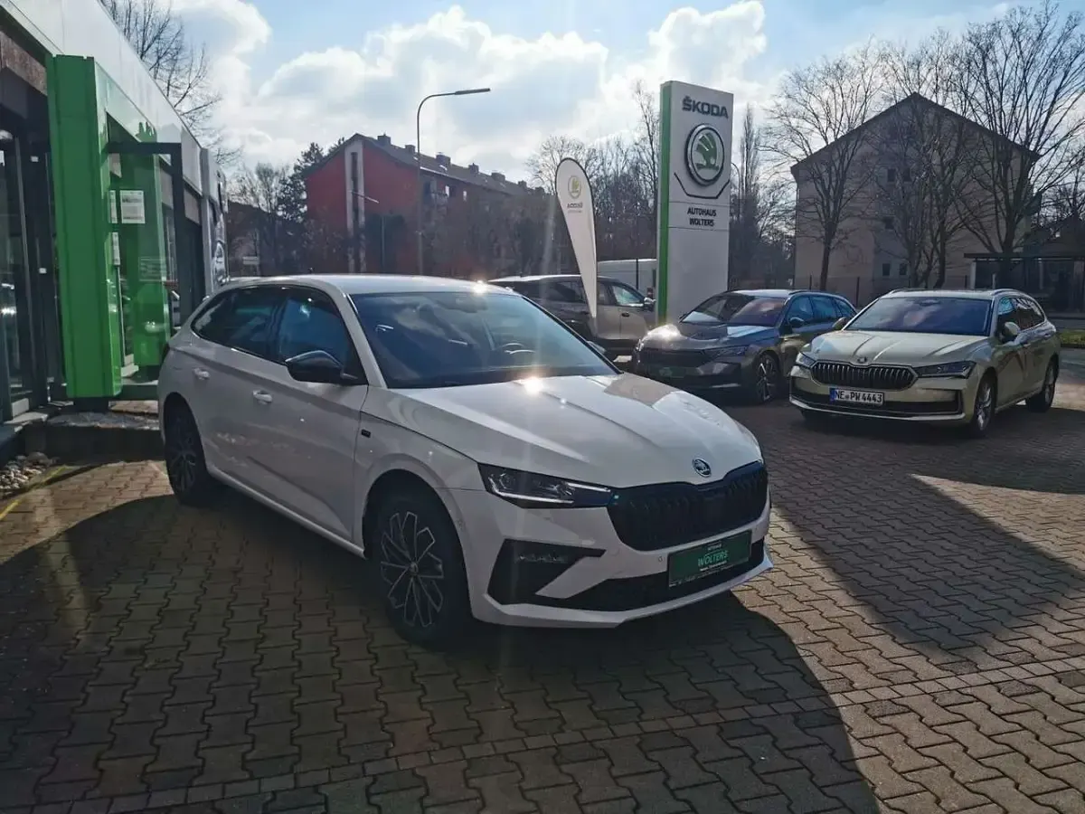 Second-hand Skoda Scala Drive 150 CP (110 kW) 2025 Alb Hatchback
