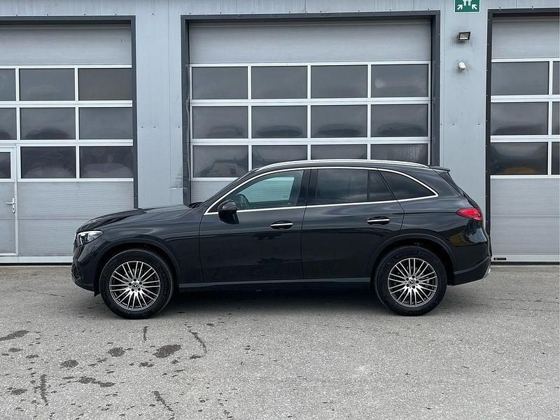 Gebraucht Mercedes GLC200 204 PS (150 kW) 2024 Grau SUV