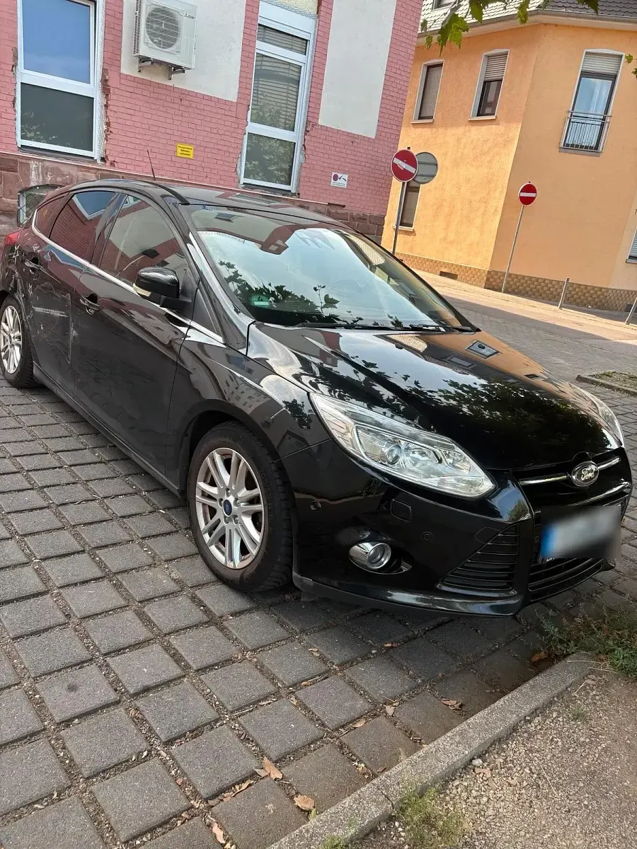 Gebraucht Ford Focus 125 PS (91 kW) 2013 Schwarz Limousine