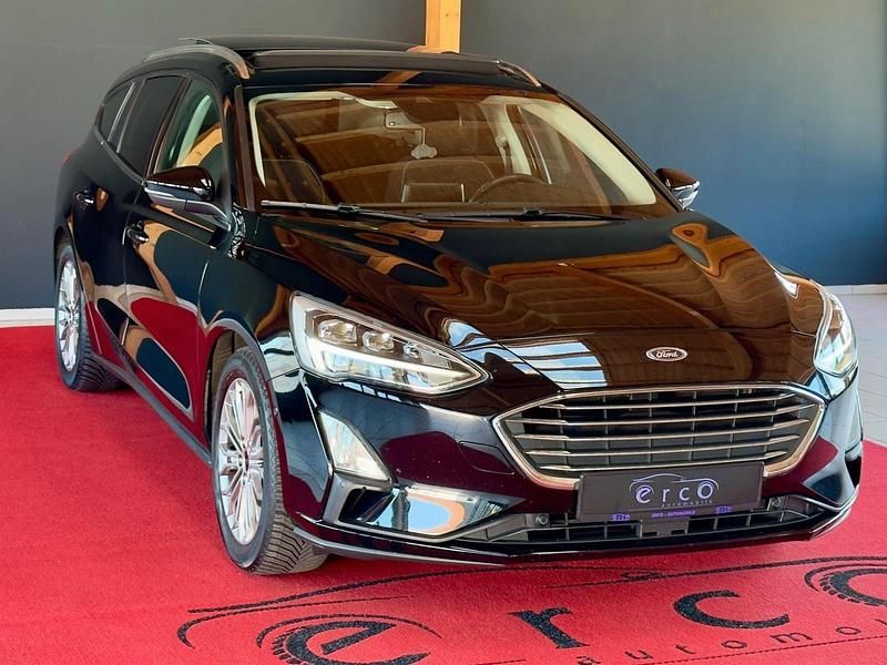 Gebraucht Ford Focus Titanium 125 PS (91 kW) 2019 Schwarz Kombi