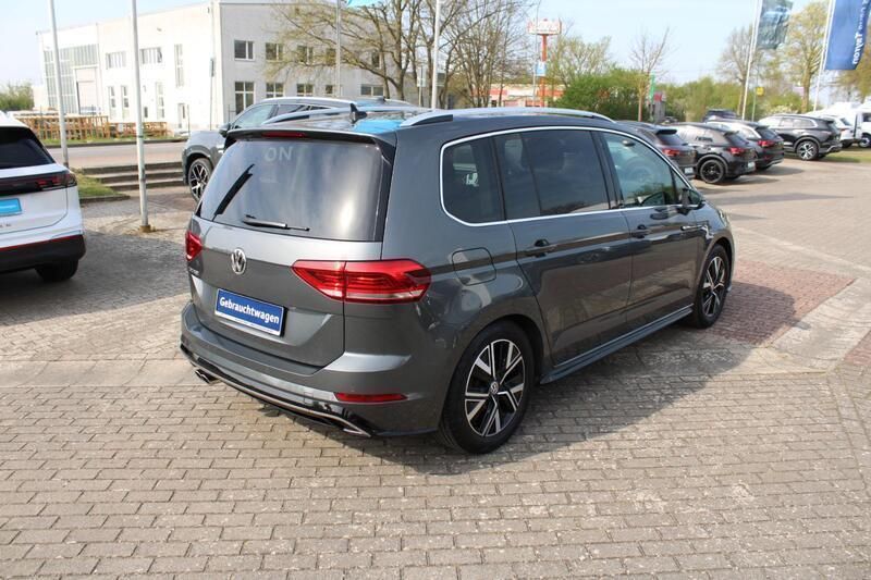 Gebraucht VW Touran Highline 150 PS (110 kW) 2020 Grau Van / Kleinbus