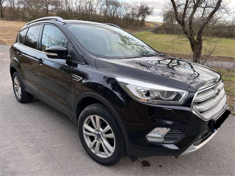 Schwarz Gebraucht 2018 Ford Kuga SUV | 12.300 € (Guter Preis) - Bild 1/4