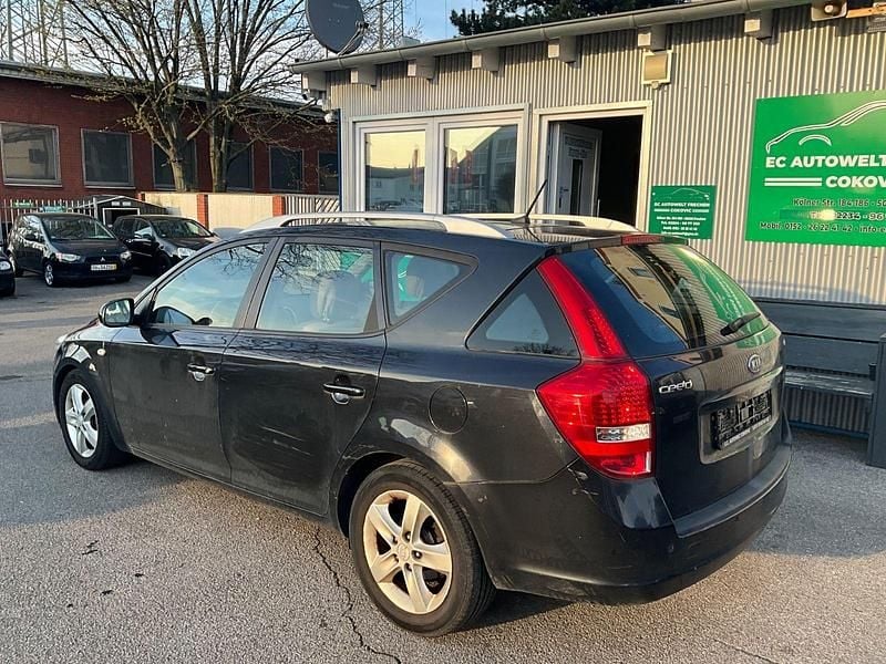 Gebraucht Kia Ceed Spirit 116 PS (85 kW) 2012 Schwarz Kleinwagen