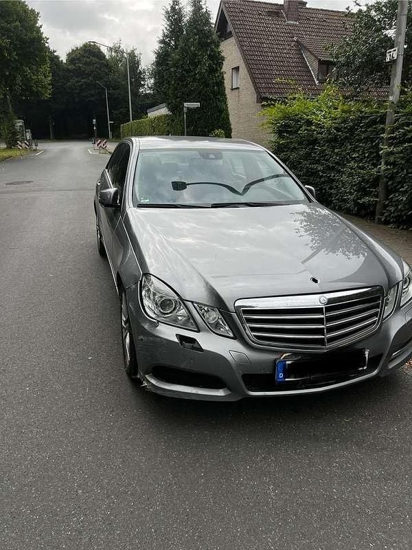Gebraucht 2012 Mercedes E220 Avantgarde Limousine | 5.800 € (Superpreis) - Bild 1/4