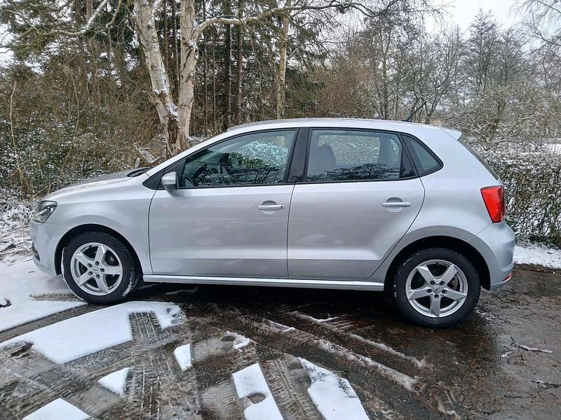 Gebraucht VW Polo Comfortline 90 PS (66 kW) 2017 Silber Kleinwagen