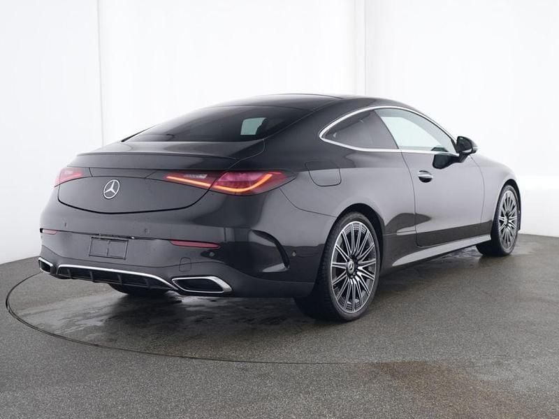 Gebraucht Mercedes 200 AMG 204 PS (150 kW) 2024 Metalliclack obsidianschwarz (metallic) Coupé