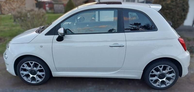 Weiß Gebraucht 2019 Fiat 500 Rockstar Kleinwagen | 11.250 € (Fairer Preis) - Bild 1/4