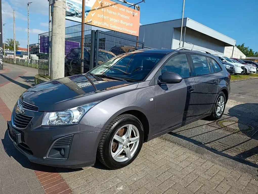 Gebraucht Chevrolet Cruze LT 131 PS (96 kW) 2013 Grau Kombi