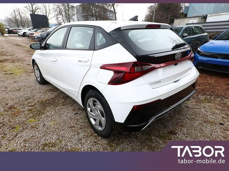 Neu Hyundai i20 Select 90 PS (66 kW) 2025 Atlas white Kleinwagen