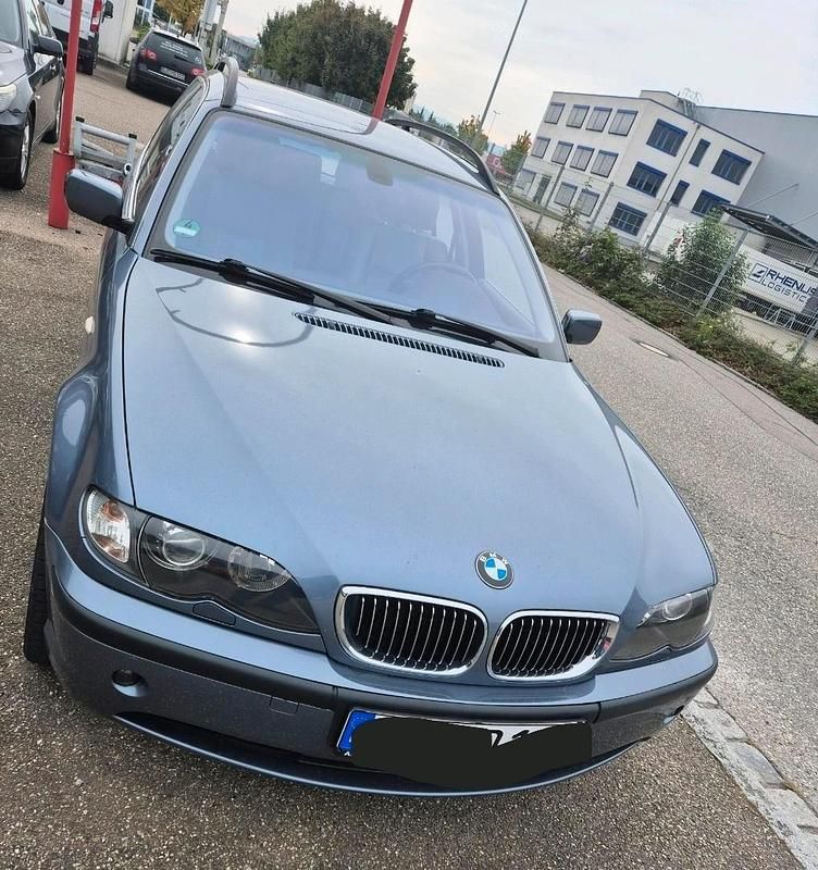 Grau Gebraucht 2003 BMW 320 Kombi | 3.799 € (Fairer Preis) - Bild 1/4