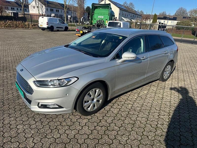 Gebraucht Ford Mondeo Titanium 150 PS (110 kW) 2016 Silber Limousine