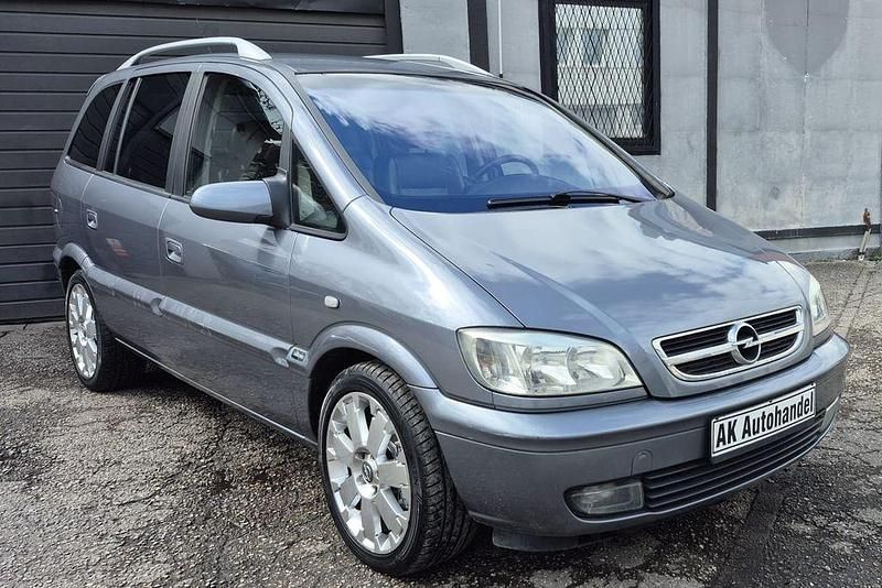 Gebraucht Opel Zafira Executive 147 PS (108 kW) 2004 Grau Van / Kleinbus