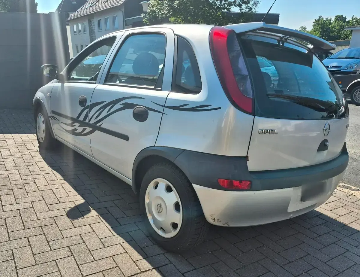 Gebraucht Opel Corsa 58 PS (42 kW) 2001 Silber Kleinwagen