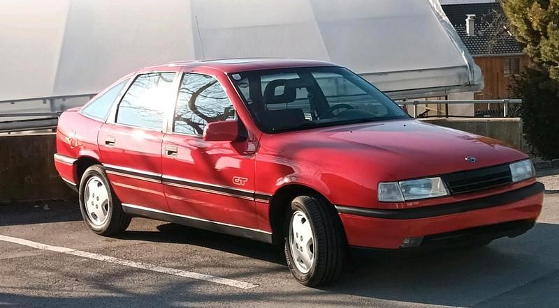 Gebraucht Opel Vectra 115 PS (84 kW) 1989 Rot Kleinwagen