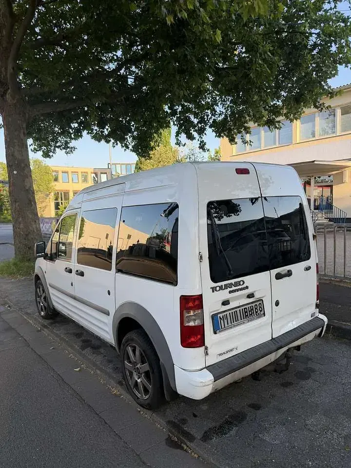 Gebraucht Ford Tourneo Connect 102 PS (75 kW) 2008 Van / Kleinbus