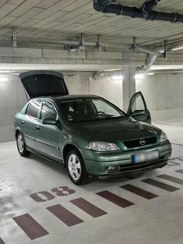 Gebraucht Opel Astra 101 PS (74 kW) 1999 Grün Limousine