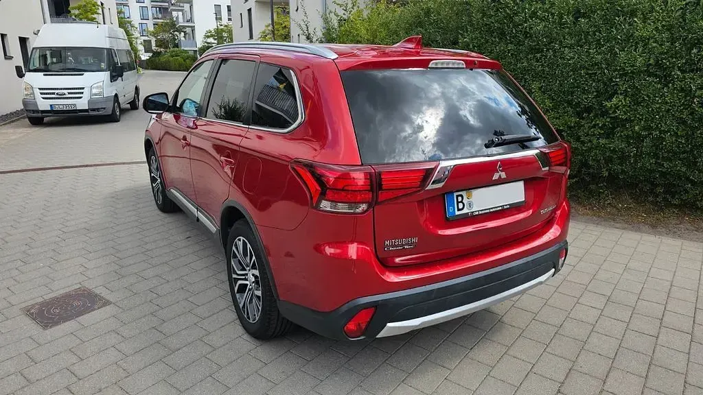 Gebraucht Mitsubishi Outlander Active 150 PS (110 kW) 2018 Rot SUV