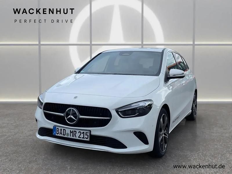 Gebraucht Mercedes B200 Advanced 163 PS (119 kW) 2025 Weiß Van / Kleinbus