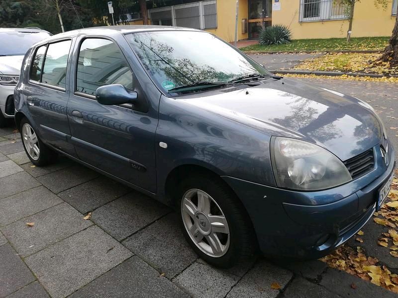 Silber Gebraucht 2005 Renault Clio II Kleinwagen | 1.750 € - Bild 1/4