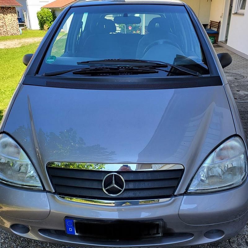 Grau Gebraucht 2000 Mercedes A160 Kleinwagen | 1.700 € (Fairer Preis) - Bild 1/4