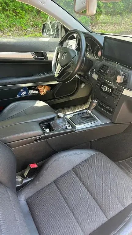 Gebraucht Mercedes E250 Avantgarde 204 PS (150 kW) 2012 Schwarz Coupé