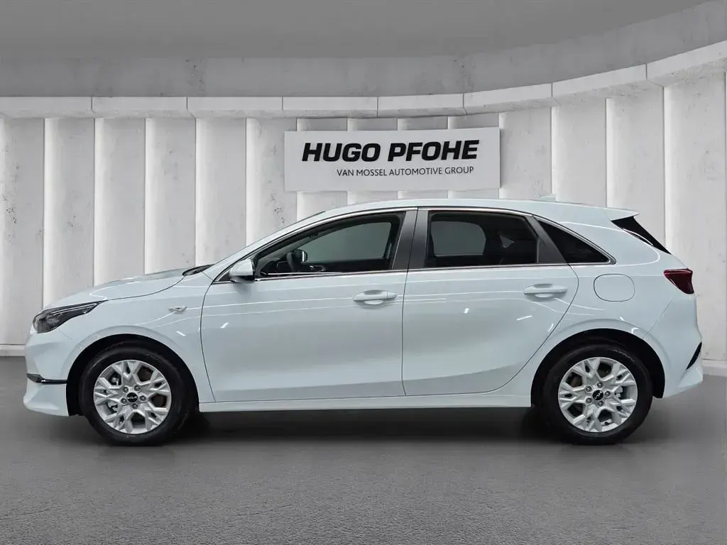 Gebraucht Kia Ceed Vision 101 PS (74 kW) 2025 Weiß Kleinwagen