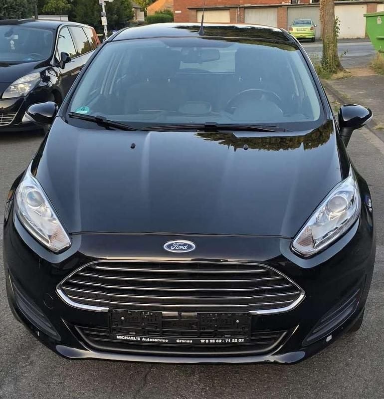 Schwarz Gebraucht 2015 Ford Fiesta SYNC Edition Kleinwagen | 5.500 € (Fairer Preis) - Bild 1/4