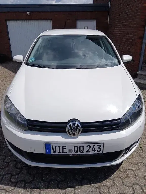 Gebraucht VW Golf VI 105 PS (77 kW) 2010 Weiß Kleinwagen