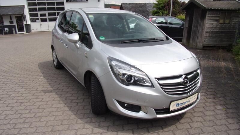 Grau Gebraucht 2015 Opel Meriva Innovation Van / Kleinbus | 7.800 € - Bild 1/4