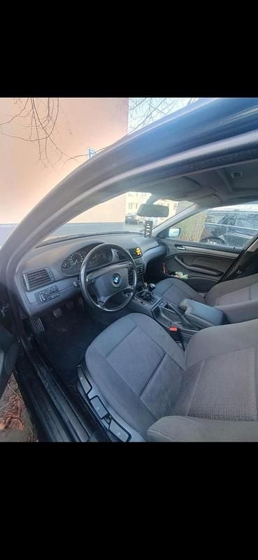 Gebraucht BMW 318 143 PS (105 kW) 2003 Schwarz Limousine
